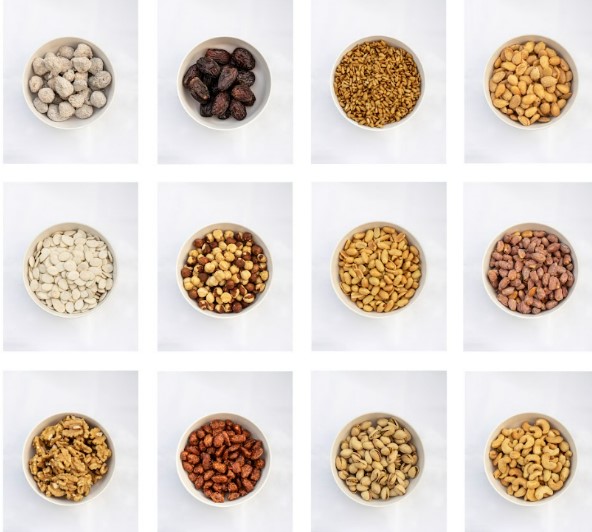Frutos secos acompañar ensalada espinacas